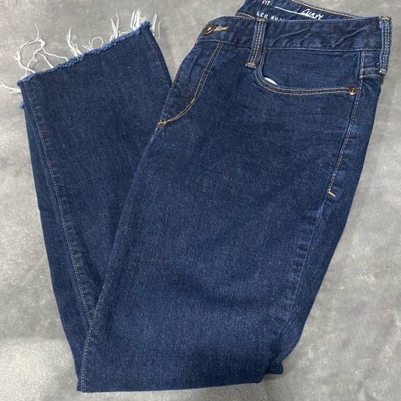 Eddie Bauer Curvy Slim Straight Jeans - Picture 1 of 4